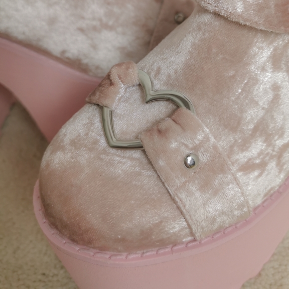 SOLD - New YRU Pink Cherish Velvet Platforms Size US 7 - Picture 2 of 8